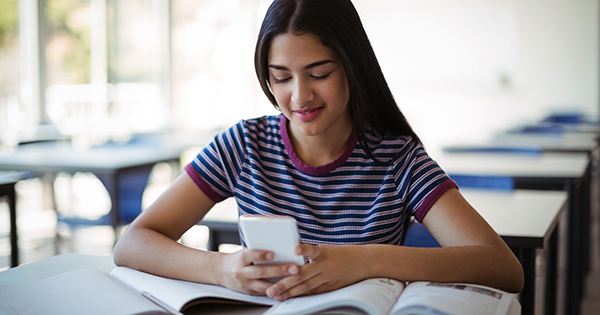 5 Benefits of Using Cellphones in School: Smartphones as Learning Tools