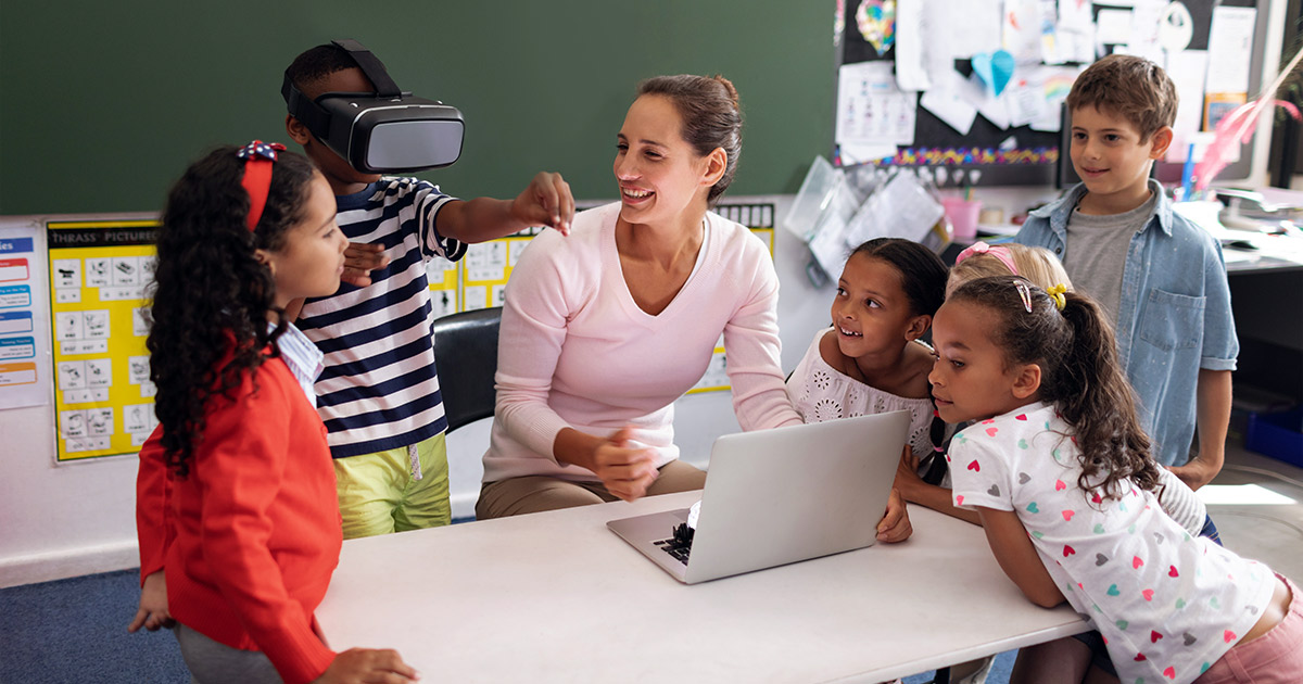 Kids and students using VR headset