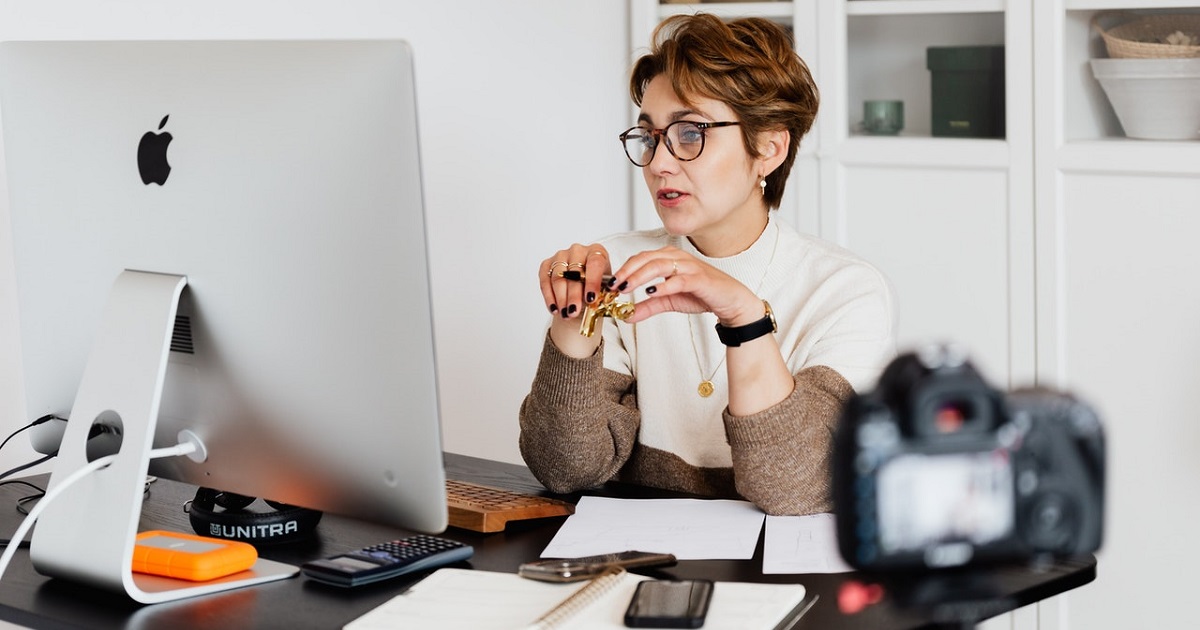 Lady working on a computer